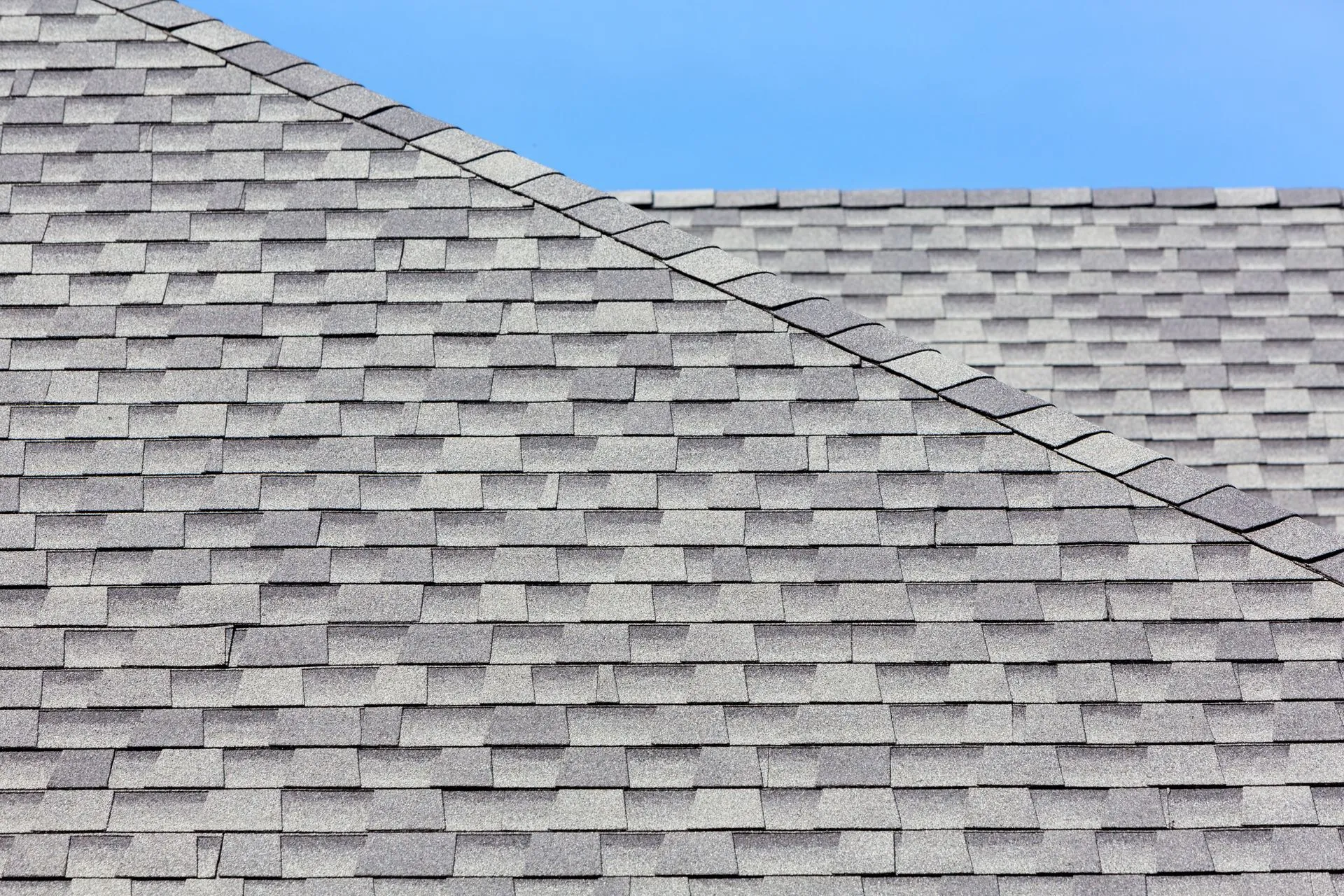 3 Ways Repairs From an Experienced Roofing Contractor Can Help Homeowners Save