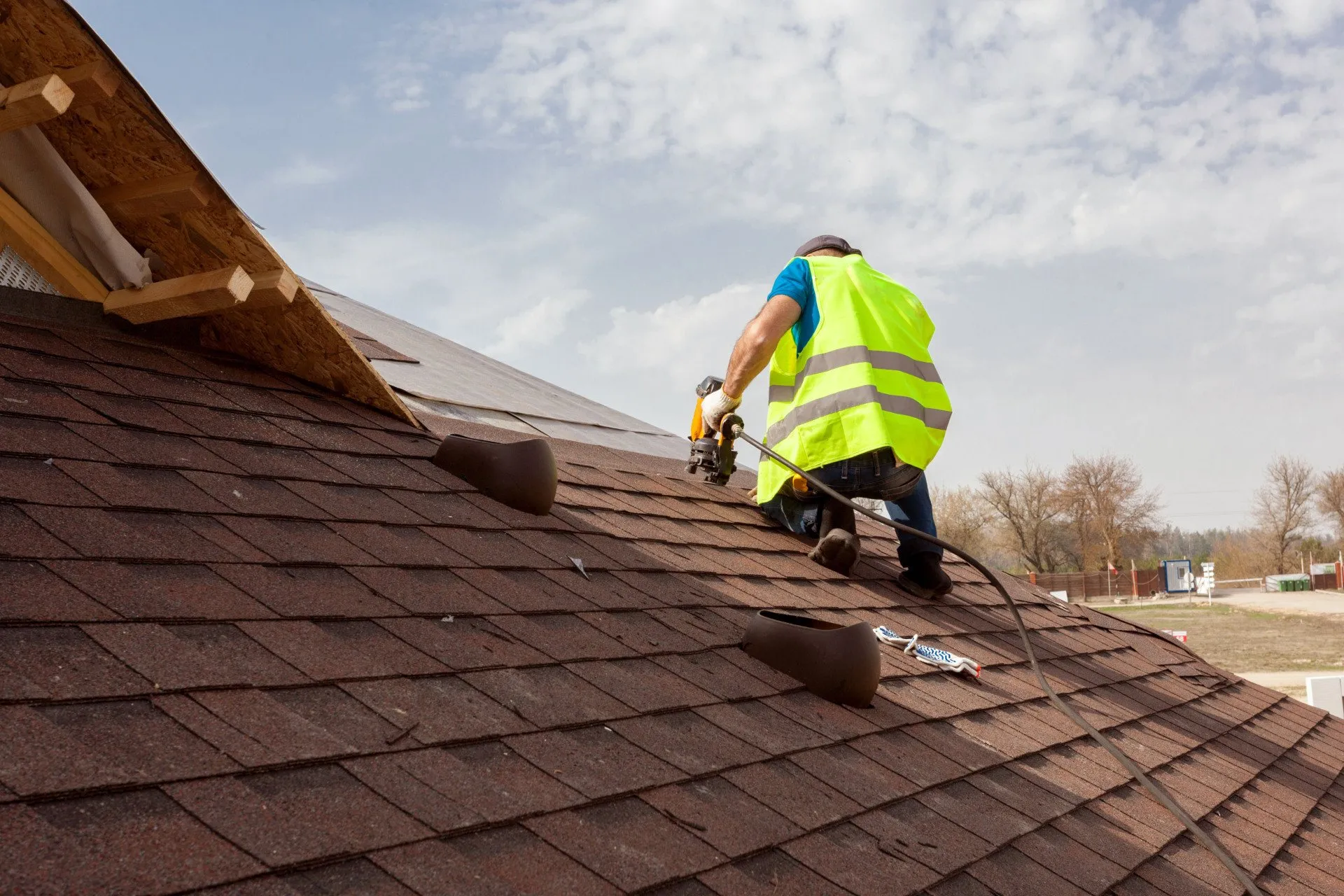 How to Tell It’s Time For a Roof Replacement